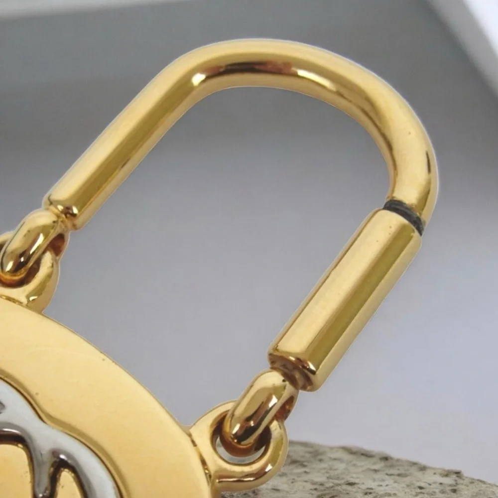 GUCCI Interlocking GG Keyring/Bag Charm with Box ๐คฉ - Picture 7 of 11